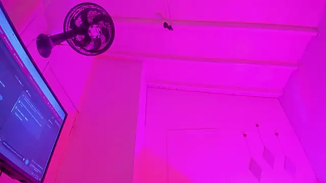 Snapshot of swt-booty chatting on 09-16-25, 05:25 swt-booty online show from 09-16-25, 05:25