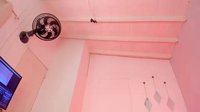 Snapshot of swt-booty chatting on 10-06-25, 06:16 swt-booty online show from 10-06-25, 06:16