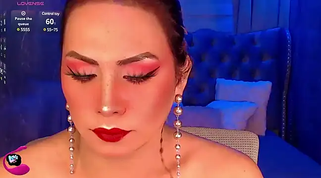 Snapshot of QUEEN_GIAMOORE69 chatting on 03-02-25, 11:09 QUEEN GIAMOORE69 online show from 03-02-25, 11:09