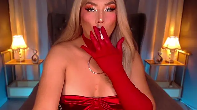 QUEEN GIAMOORE69 online show from 03-15-26, 07:42