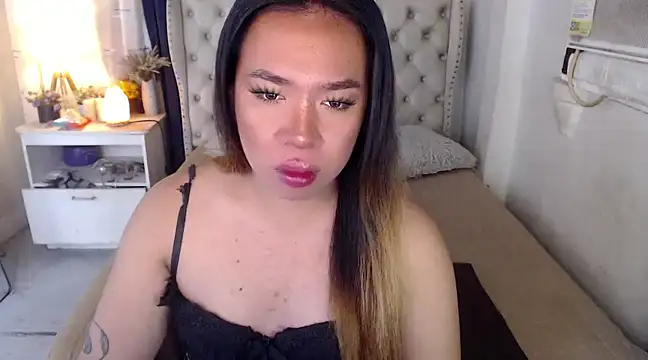 Snapshot of RebecaNextToYou chatting on 01-20-25, 08:18 RebecaNextToYou online show from 01-20-25, 08:18