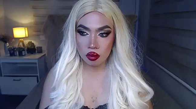 Snapshot of RebecaNextToYou chatting on 03-07-25, 08:33 RebecaNextToYou online show from 03-07-25, 08:33