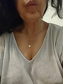 Susannemilf online show from 06-05-26, 01:23
