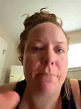 julimonroe online show from 02-25-25, 09:02