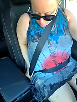 julimonroe online show from 02-28-25, 03:48