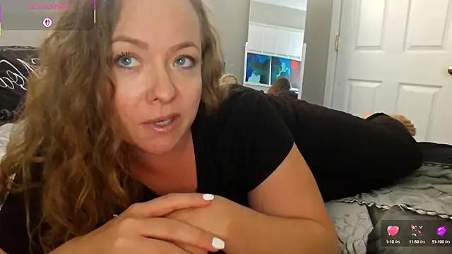 julimonroe online show from 09-12-25, 03:12