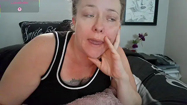 julimonroe online show from 10-26-25, 10:15