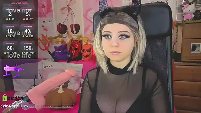 Snapshot of StellaMilla chatting on 10-31-25, 01:50 StellaMilla online show from 10-31-25, 01:50