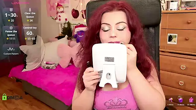 Snapshot of StellaMilla chatting on 01-08-26, 01:30 StellaMilla online show from 01-08-26, 01:30