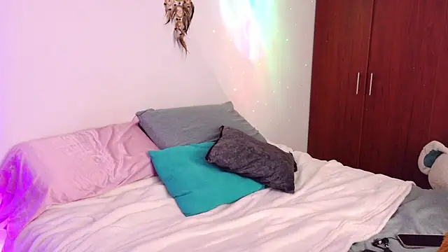 Lia Tinez online show from 12-19-25, 11:12