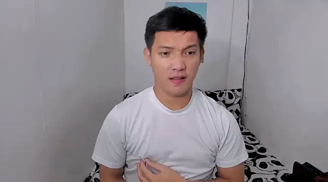 Snapshot of xSebastian19 chatting on 12-18-24, 03:22 xSebastian19 online show from 12-18-24, 03:22