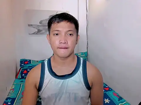 Snapshot of xSebastian19 chatting on 10-16-25, 04:08 xSebastian19 online show from 10-16-25, 04:08