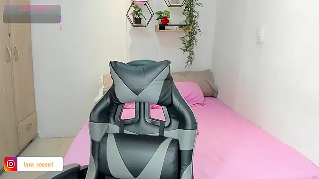 lara rose1 online show from 10-19-25, 07:09