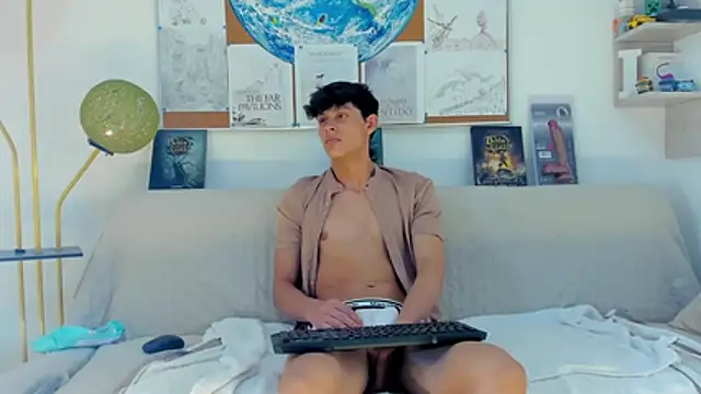 Snapshot of logan_thomas chatting on 02-03-26, 06:02 logan thomas online show from 02-03-26, 06:02