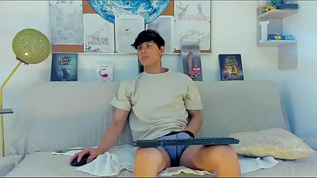 Snapshot of logan_thomas chatting on 02-22-26, 01:31 logan thomas online show from 02-22-26, 01:31