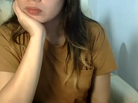    zurIII09  online show from 10-05-25, 04:16