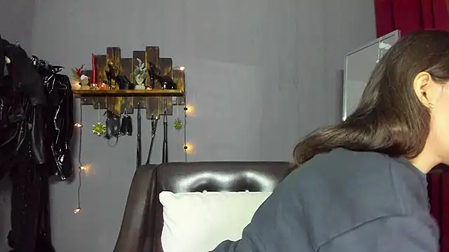 Snapshot of Mistress_Pamela chatting on 12-27-24, 03:53 Mistress Pamela online show from 12-27-24, 03:53