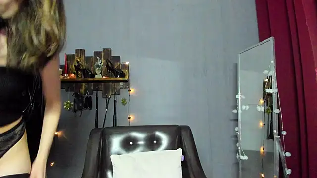 Snapshot of Mistress_Pamela chatting on 01-04-25, 06:52 Mistress Pamela online show from 01-04-25, 06:52