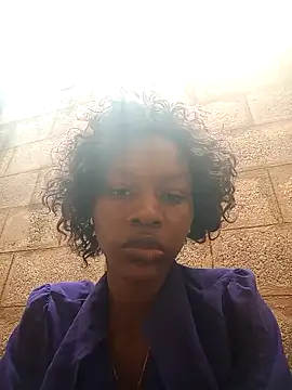 Snapshot of Petite_li chatting on 01-11-26, 06:18 Petite li online show from 01-11-26, 06:18