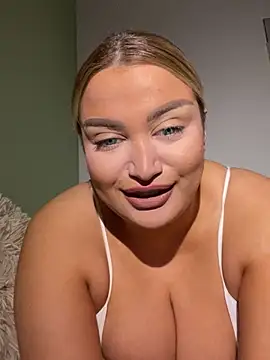 EmiliaPetrova online show from 03-12-25, 08:20