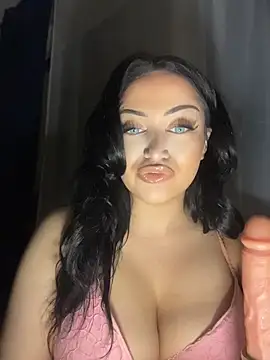 Snapshot of EmiliaPetrova chatting on 07-19-26, 10:24 EmiliaPetrova online show from 07-19-26, 10:24