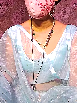 Snapshot of XBHUUME chatting on 03-07-25, 05:38 XBHUUME online show from 03-07-25, 05:38