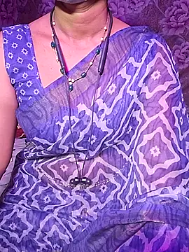 Snapshot of XBHUUME chatting on 10-08-25, 04:15 XBHUUME online show from 10-08-25, 04:15