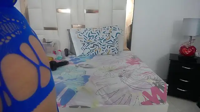 ambercordoba online show from 02-19-25, 07:27