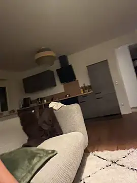 Snapshot of carminaurmommy chatting on 12-04-25, 12:31 carminaurmommy online show from 12-04-25, 12:31