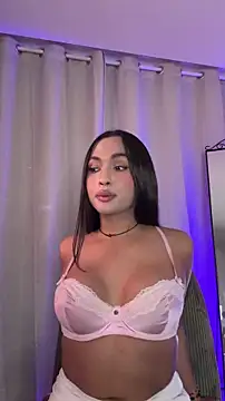 Snapshot of carminaurmommy chatting on 05-16-26, 03:58 carminaurmommy online show from 05-16-26, 03:58