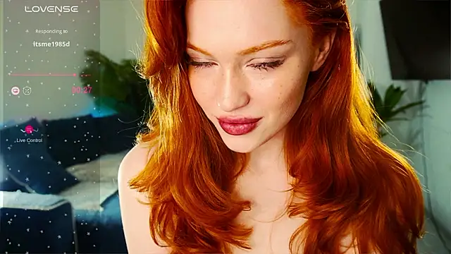 Snapshot of Born_to_Loveee chatting on 02-16-26, 01:02 Born to Loveee online show from 02-16-26, 01:02