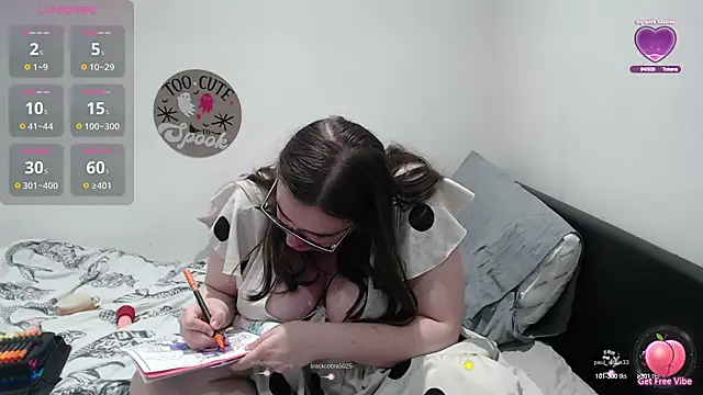 Snapshot of Rebecca_Summer chatting on 09-23-25, 12:24 Rebecca Summer online show from 09-23-25, 12:24