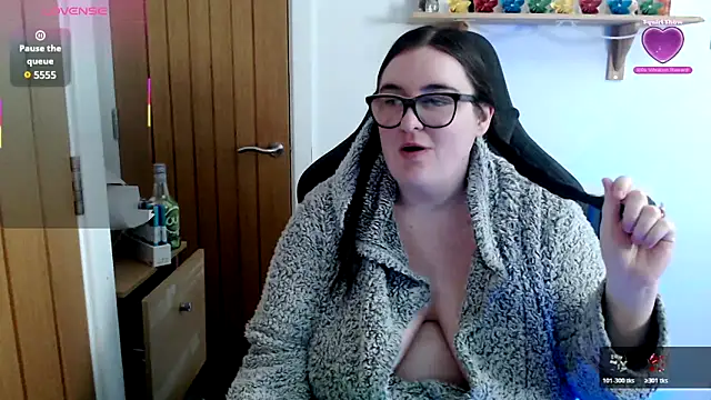 Rebecca Summer online show from 04-23-26, 06:25