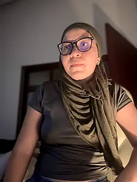 MatchedEyebrow online show from 10-04-25, 10:08