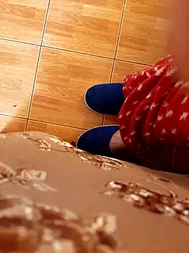 feet toes online show from 10-21-25, 05:41