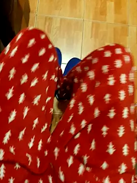 feet toes online show from 11-12-25, 12:55