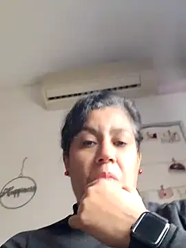 Snapshot of Molly_newman6 chatting on 01-20-25, 02:36 Molly newman6 online show from 01-20-25, 02:36