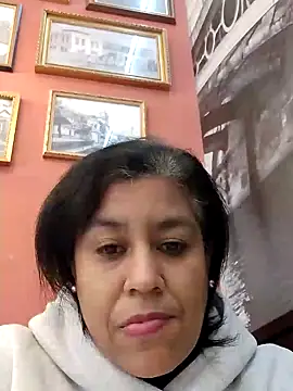 Snapshot of Molly_newman6 chatting on 01-21-25, 01:11 Molly newman6 online show from 01-21-25, 01:11