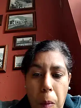 Snapshot of Molly_newman6 chatting on 01-22-25, 01:32 Molly newman6 online show from 01-22-25, 01:32