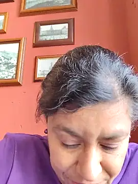 Snapshot of Molly_newman6 chatting on 02-24-25, 01:21 Molly newman6 online show from 02-24-25, 01:21