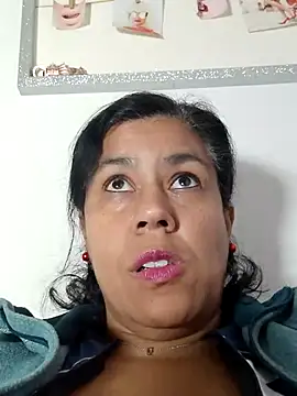 Snapshot of Molly_newman6 chatting on 03-02-25, 03:27 Molly newman6 online show from 03-02-25, 03:27