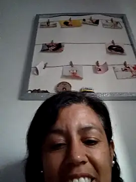 Snapshot of Molly_newman6 chatting on 05-28-26, 11:18 Molly newman6 online show from 05-28-26, 11:18