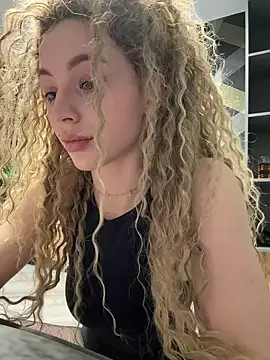 Camilla Railian online show from 01-27-25, 04:11