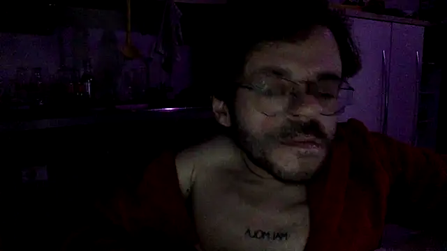 Snapshot of Dirtywheels chatting on 12-27-24, 01:11 Dirtywheels online show from 12-27-24, 01:11