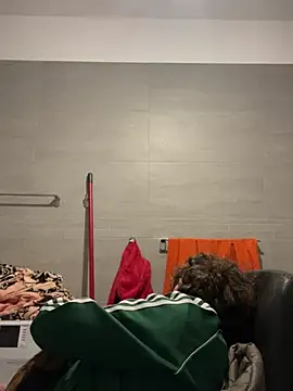 Snapshot of Dirtywheels chatting on 01-21-25, 11:45 Dirtywheels online show from 01-21-25, 11:45