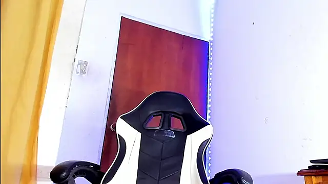 YeremiBrowm online show from 01-08-25, 10:37