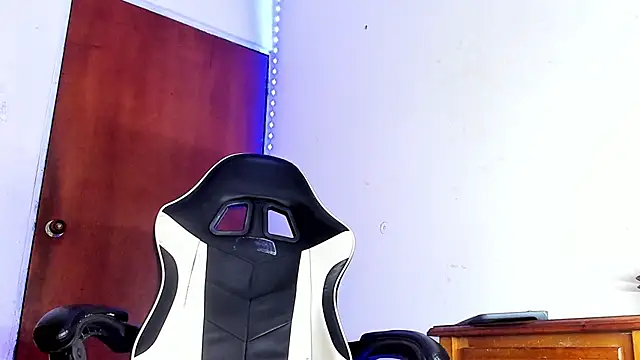 YeremiBrowm online show from 02-07-25, 08:20