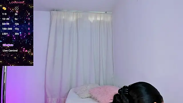 Snapshot of VioletaSotter chatting on 04-27-26, 12:36 VioletaSotter online show from 04-27-26, 12:36