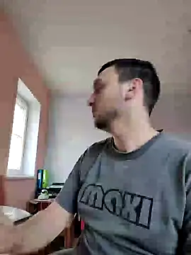 Snapshot of homass3 chatting on 02-10-25, 01:33 homass3 online show from 02-10-25, 01:33