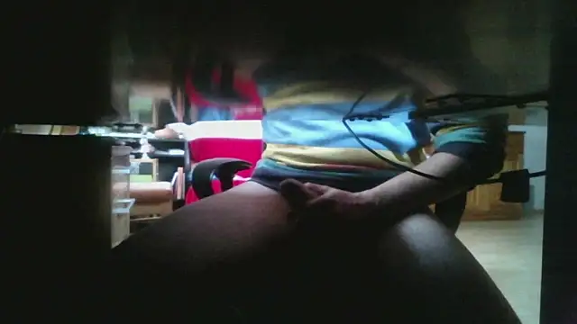 Snapshot of homass3 chatting on 02-17-25, 04:15 homass3 online show from 02-17-25, 04:15